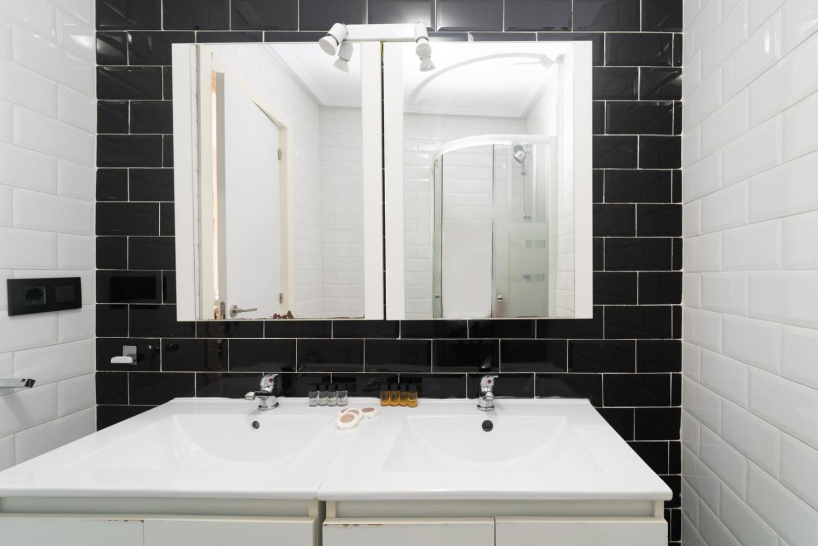 Guestready - Mais Um Tijolo Na Parede Apartment Madrid Bagian luar foto